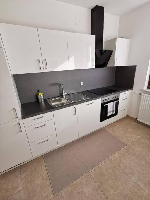 Woerthersee: Gemuetliche Wohnung Klagenfurt am Woerthersee Exterior foto